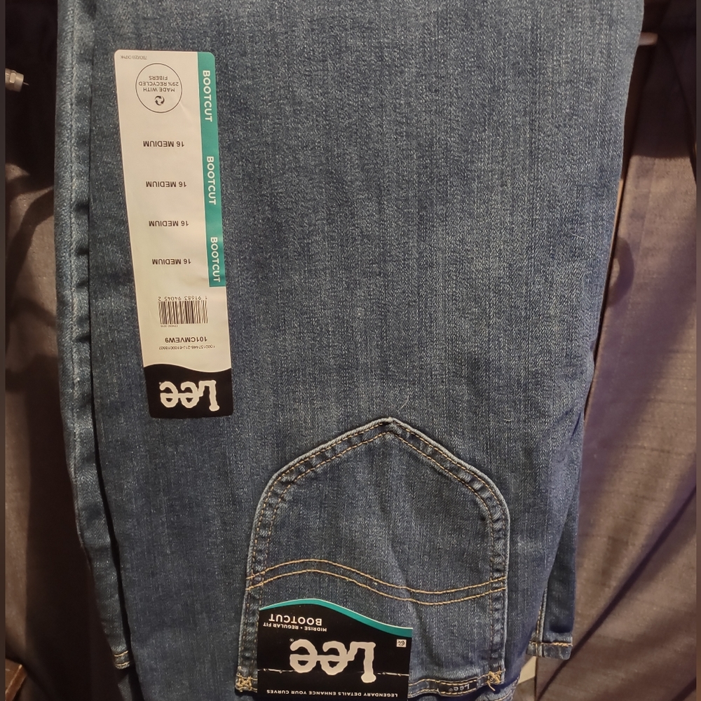 Boot cut jeans